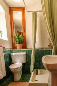 Villetta Dorata - Gozo Holiday Home with Terrace & Field View