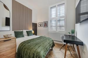 Colquitt House - Air Host & Stay - 8BR Sleeps 16