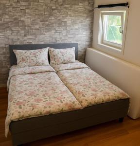 Cozy family-friendly apartment with patio in Mellerud