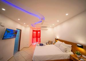 Plaza Achim 2BR APT heart of nightlife area