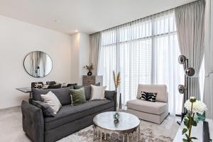 High-Rise 1BR Apartment with Burj Khalifa view