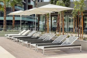 High-Rise 1BR Apartment with Burj Khalifa view