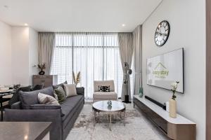 High-Rise 1BR Apartment with Burj Khalifa view
