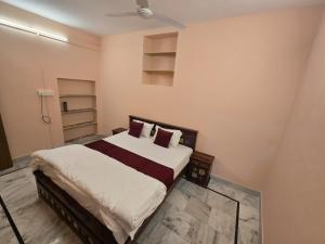 Ved kuteer, vijay kunj