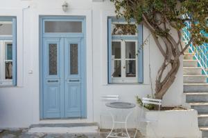 Cycladic house Tinos in the heart of Tinos city