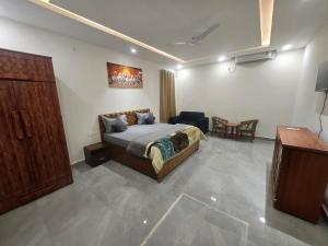 Aadhya Hotel & Adhira Restaurant