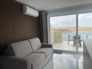 Stunning Seaview Penthouse with Sun Terrace