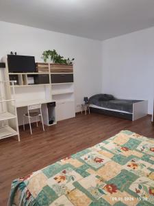 Villa Homestay Nad Helmrovkou