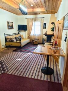 Ironwood Lodge- Parnassos