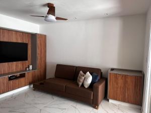 Village com 2 suites com ar a 300mts da praia e do rio