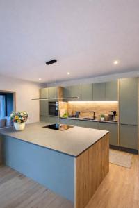 Boutique ChaletS Alpi - Private Sauna & Garden