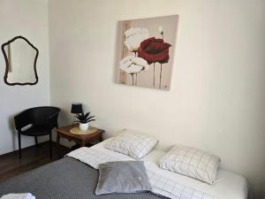 S8 Small studio apartment