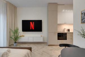 Granaria Calm & Elegant Studio - Prime Location & Bathtub by Downtown Apartments