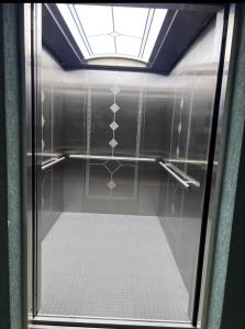 Bright&Modern Rooftop Pool Paradise