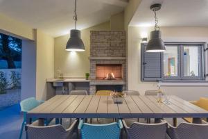 Villa Aurelia near Labin for 9 persons with heated 60 m2 pool, wellness & kids playground