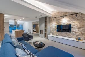 Villa Aurelia near Labin for 9 persons with heated 60 m2 pool, wellness & kids playground