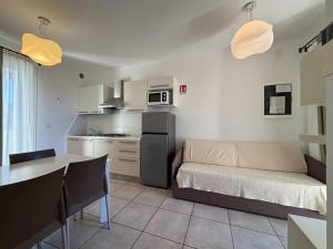 Flat with swimming pool and balcony