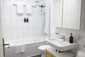 Apartment Neuss-Düsseldorf Messe, Balkon, Küche