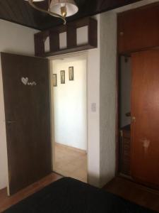 Amplio Dpto para 5 personas, SOLO FAMILIAS, cerca de Punta Mogotes y centro de Alem