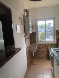 Amplio Dpto para 5 personas, SOLO FAMILIAS, cerca de Punta Mogotes y centro de Alem