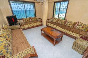 Family Apartment with Sea View