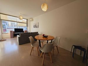 2 Ambientes de Ensueño en Recoleta: Amplitud y Belleza en Cada Rincón