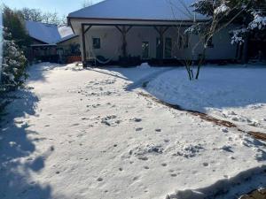 Gesztenyeház vendégház a Dunakanyarban fürdődézsával