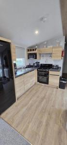 8 berth 3 Bedroomed Caravan Lyons Robin Hood Rhyl 17 Elm Crescent