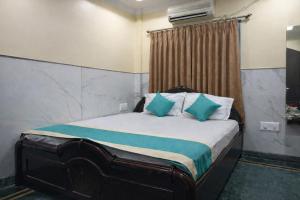 HOTEL STEP IN - Near Railway Station