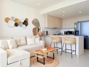 Magnificent Apartment - Beach - Jacuzzis!