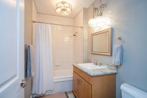 Beautiful Condo in the Heart of Downtown Nashville walk to Broadway