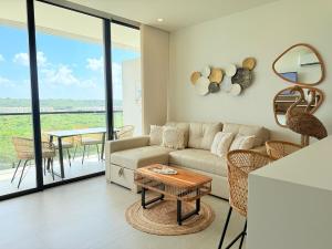 Magnificent Apartment - Beach - Jacuzzis!