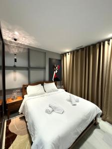 Sea View Apartment in Heart of Corniche