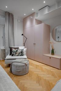 Very Cental Scandic Studio Apartment with Balcony