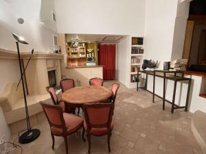 Small artists house I Petite maison dartiste