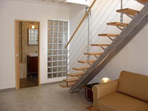 Gite La Grange, climatisée, vue sur le château de Peyrepertuse