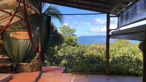 Open spacious house with stunning Peninsula view