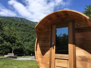 Gîtes et yourte le Tucaou avec bains nordiques