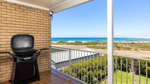 Absolute Birubi Beachfront - Luxury Ocean-View Escape