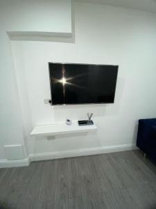Stylish cosy 2BR Flat in London, free parking