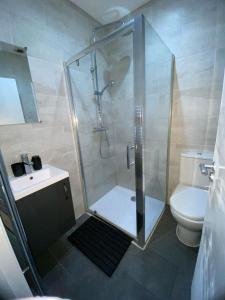 Stylish cosy 2BR Flat in London, free parking