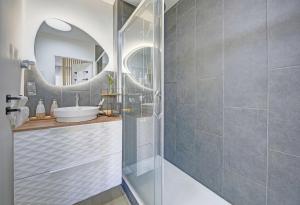 Bright Studio with Balcony near Paris