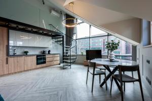 City Frame Apartment