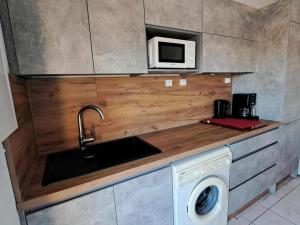 Appartement 2 pièces mezzanine accès plage, parking privé ! - FR-1-326-831