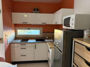 Studio climatisé à louer près des thermes - FR-1-680-47