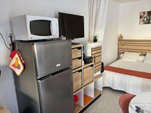 Studio climatisé à louer près des thermes - FR-1-680-47