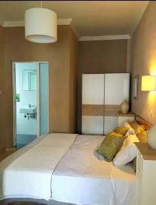 Private room with En-Suite close to Valletta