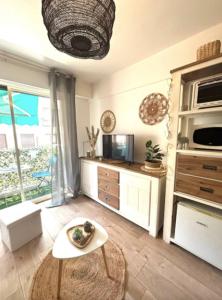 Charming studio for two with balcony in Antibes