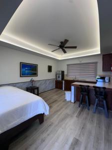VIP - 7 Master Bedroom Private compound