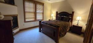 Relaxation Ridge- 4 bedroom with Hot Tub & Pool Table